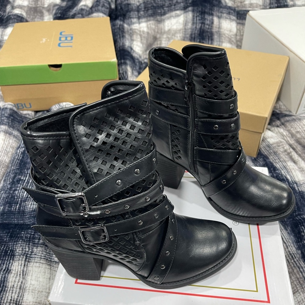 Pierre Dumas New in Box Size 10 Boots